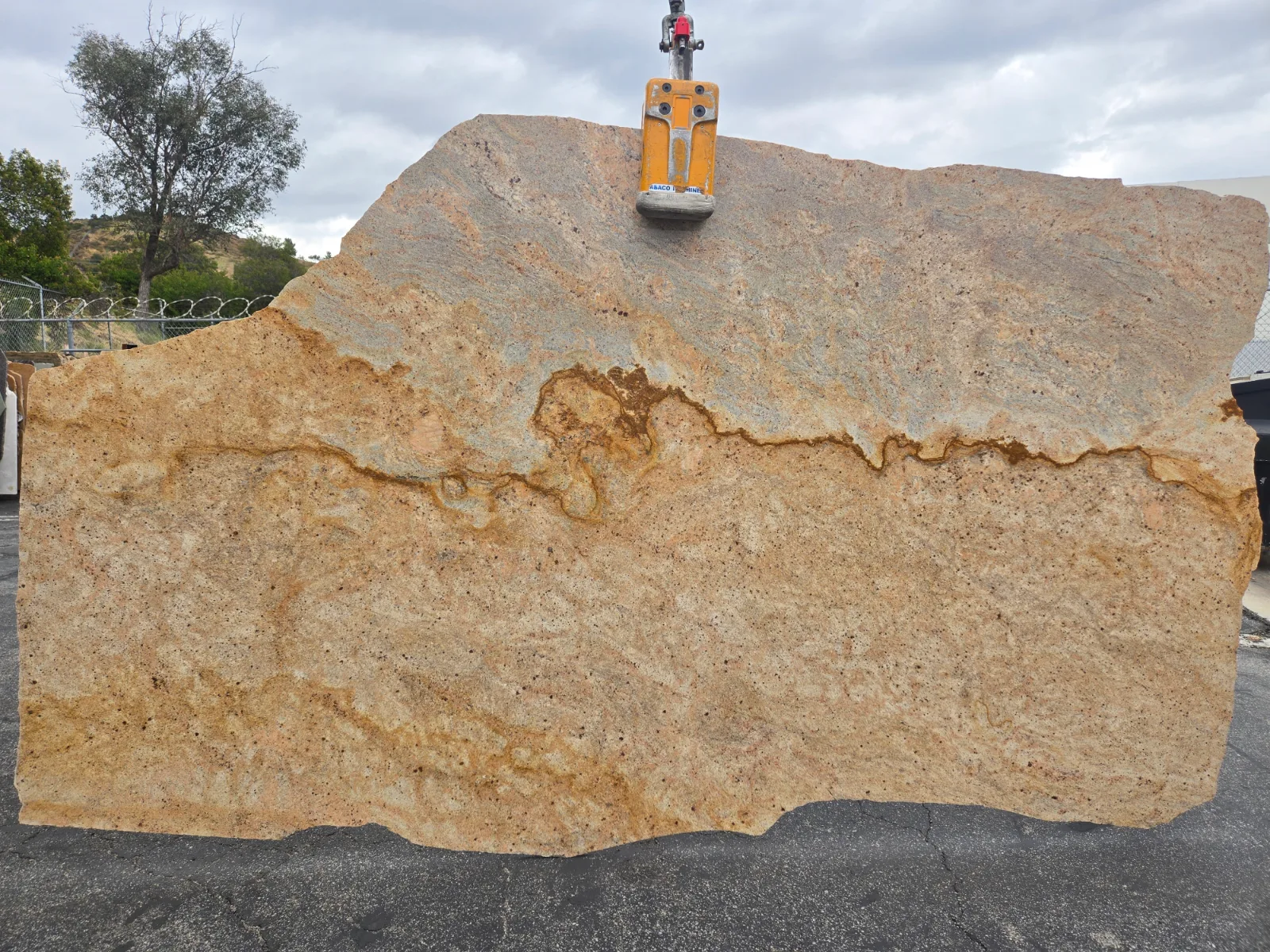 Chiffon Granite Remnant in Sun valley, Los Angeles