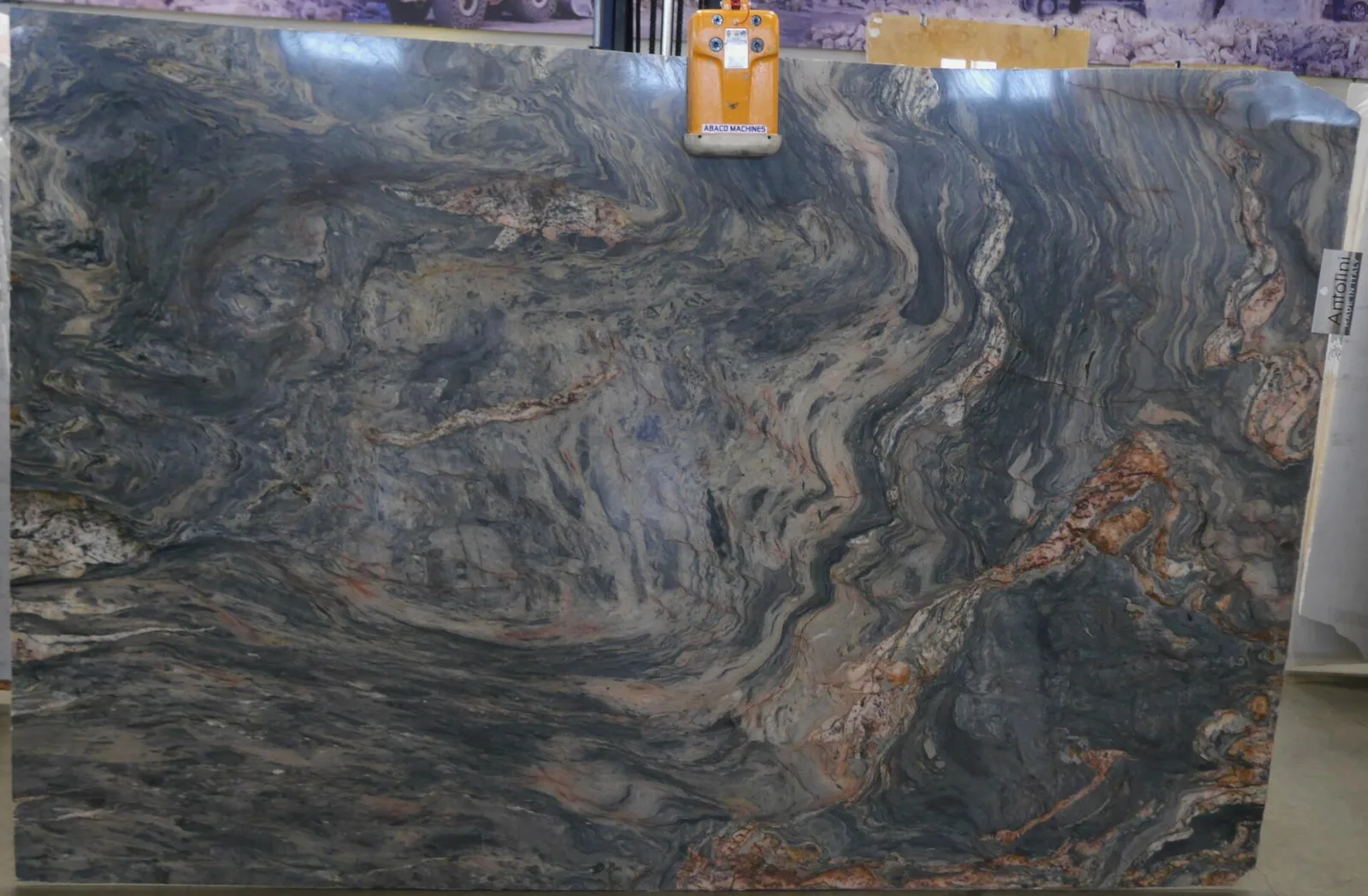 Fusion Quartzite Slab in Sun Valley, Los Angeles