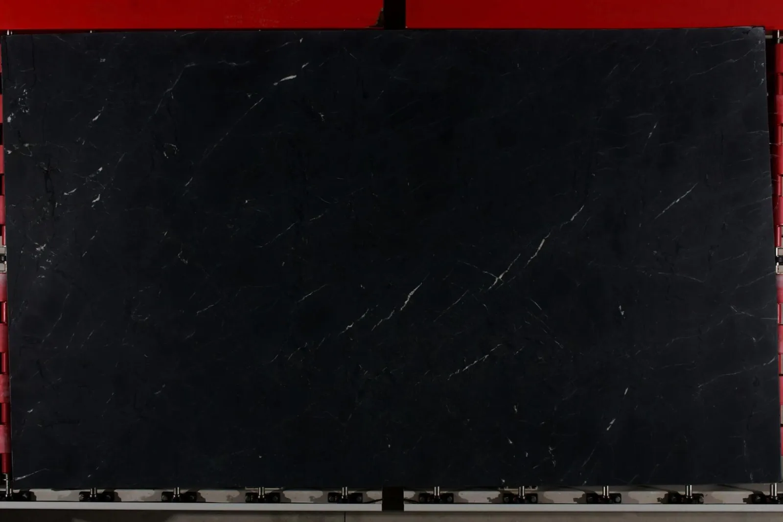 Saratoga Quartzite Slab in Sun Valley, Los Angeles