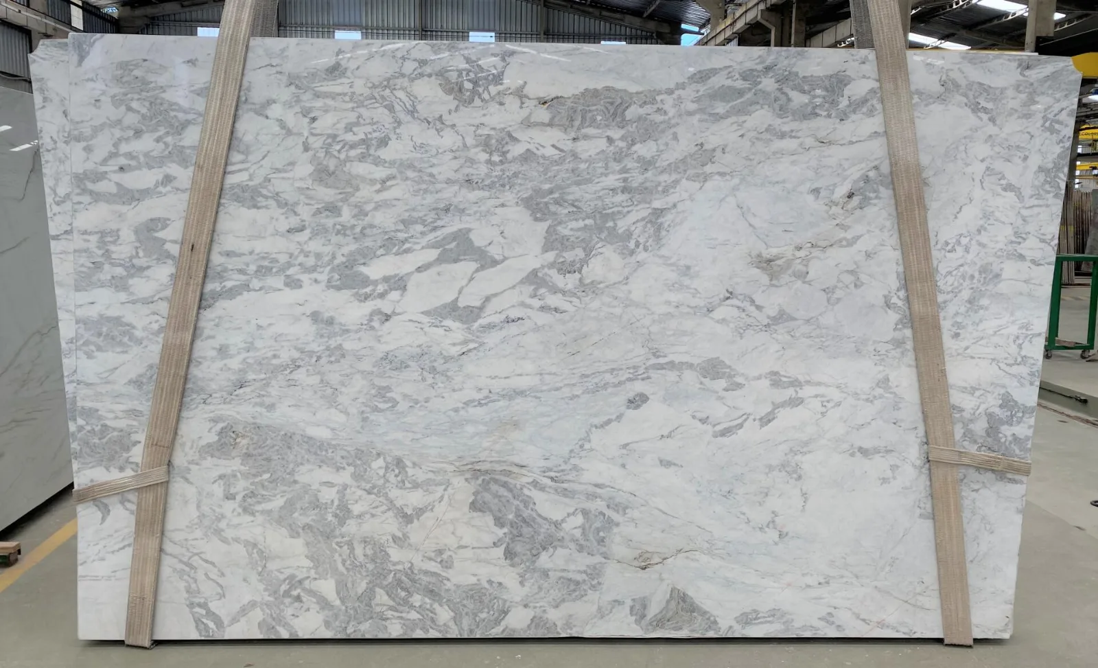 Calacatta Chiara Marble Slab in Sun Valley, Los Angeles