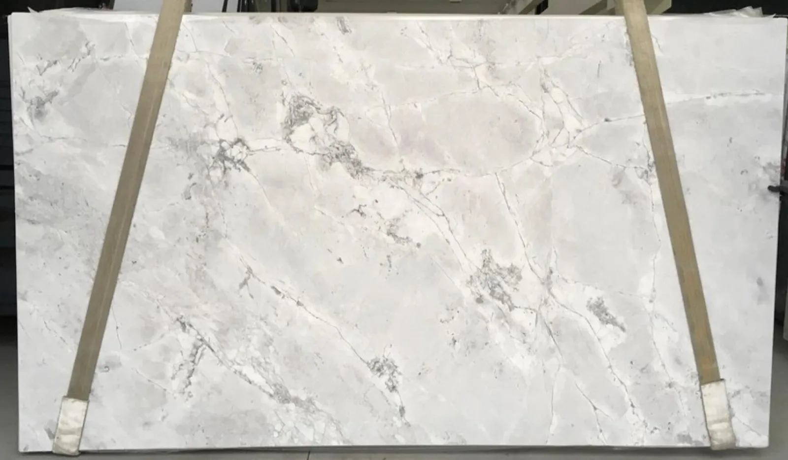 Super White Dolomite Slab in Sun Valley, Los Angeles