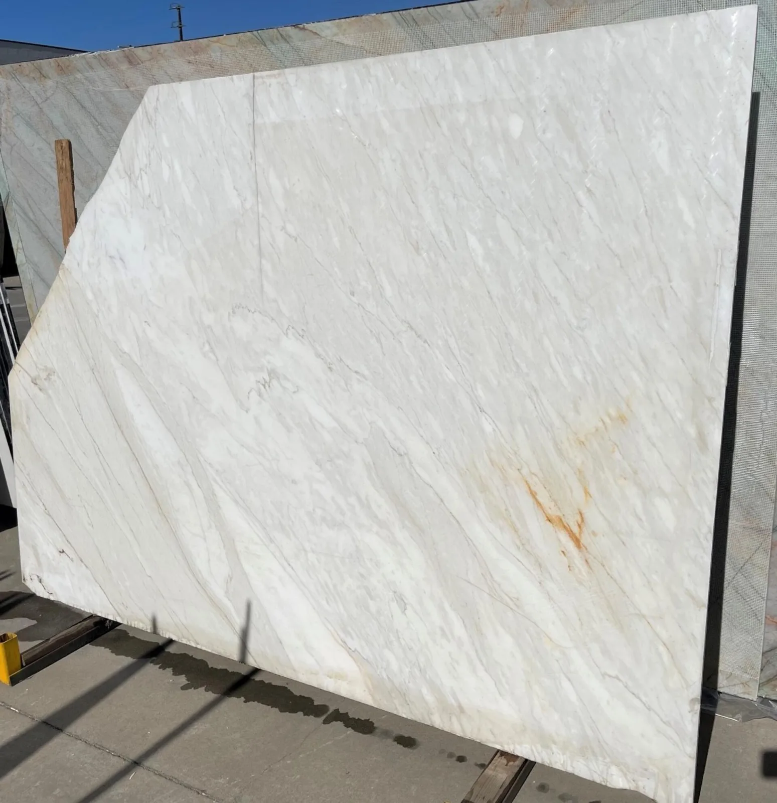 Calacatta Cremo Marble Slab in Sun Valley, Los Angeles