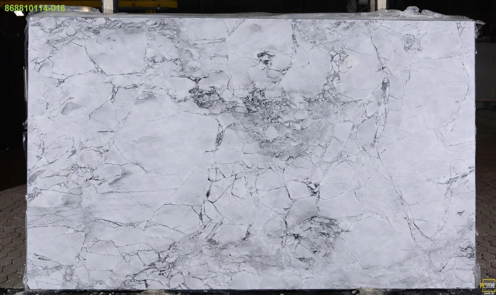 Super White Quartzite Slab in Sun Valley, Los Angeles