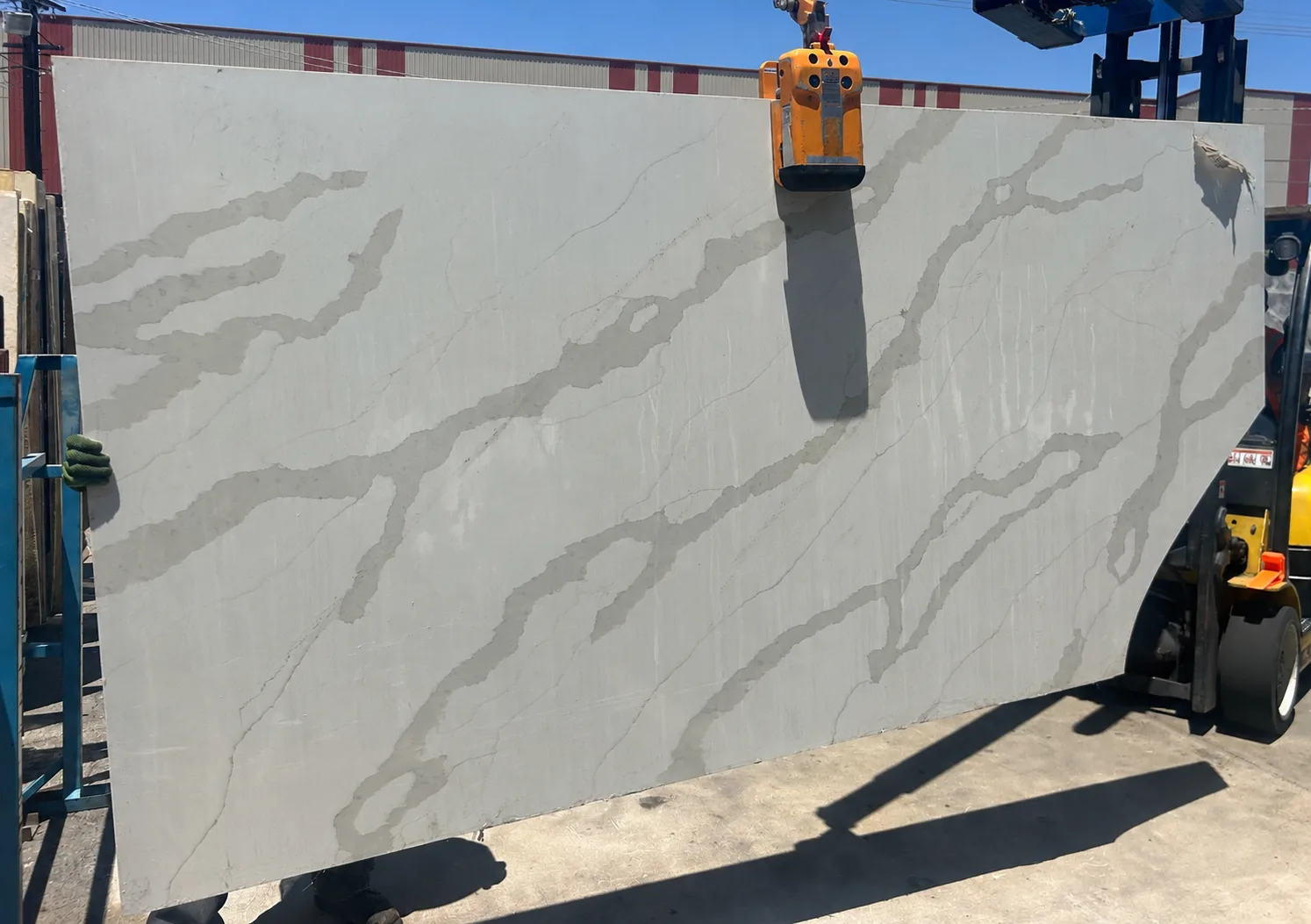 Antolini Calacatta Quartz Remnant in North Hollywood, Los Angeles