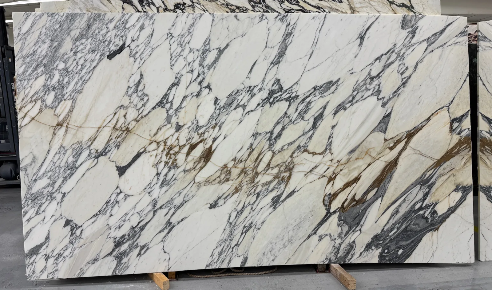 Arabescato Corchia Gold Marble Slab in Van Nuys, Los Angeles