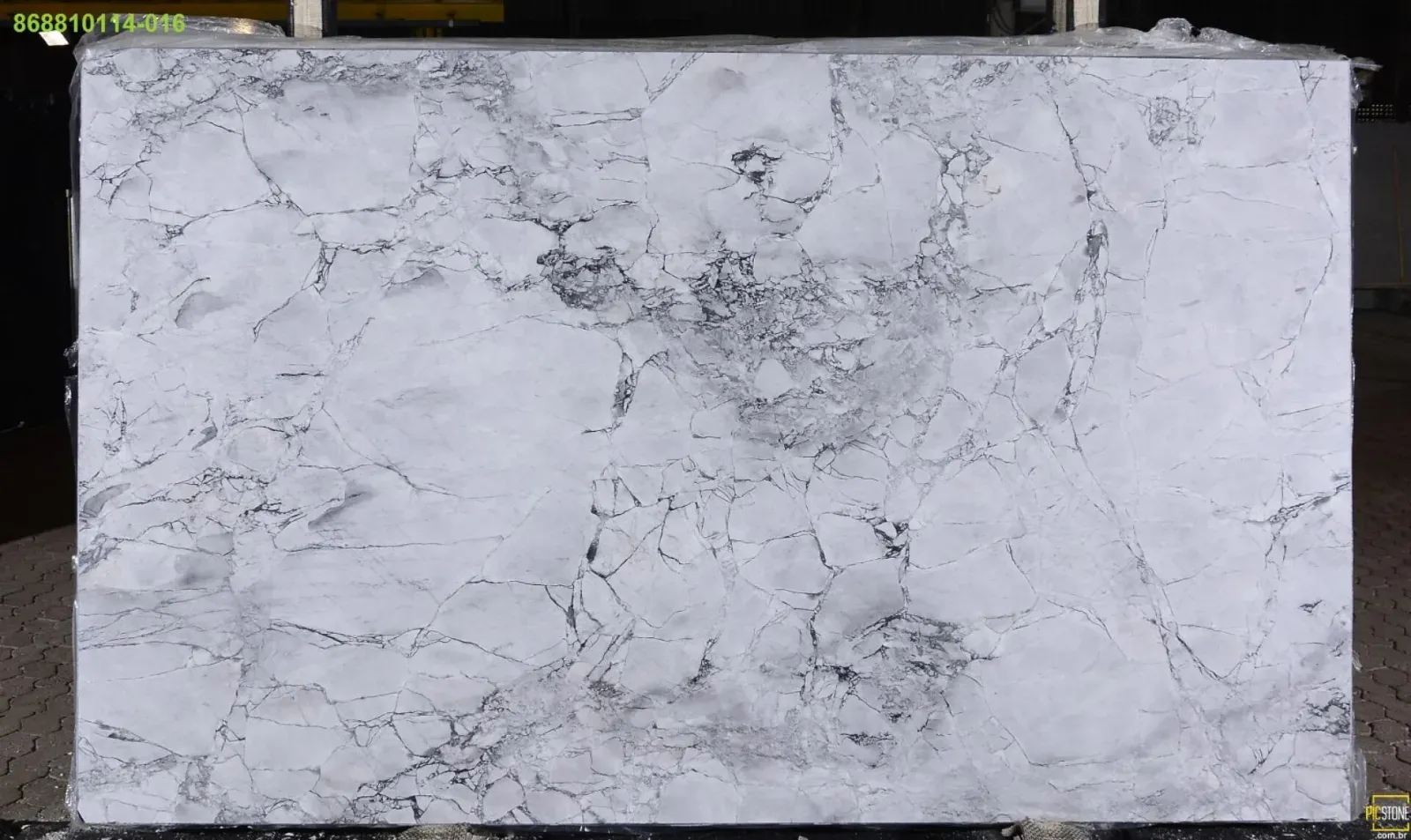 Super White Quartzite Slab in Los Angeles