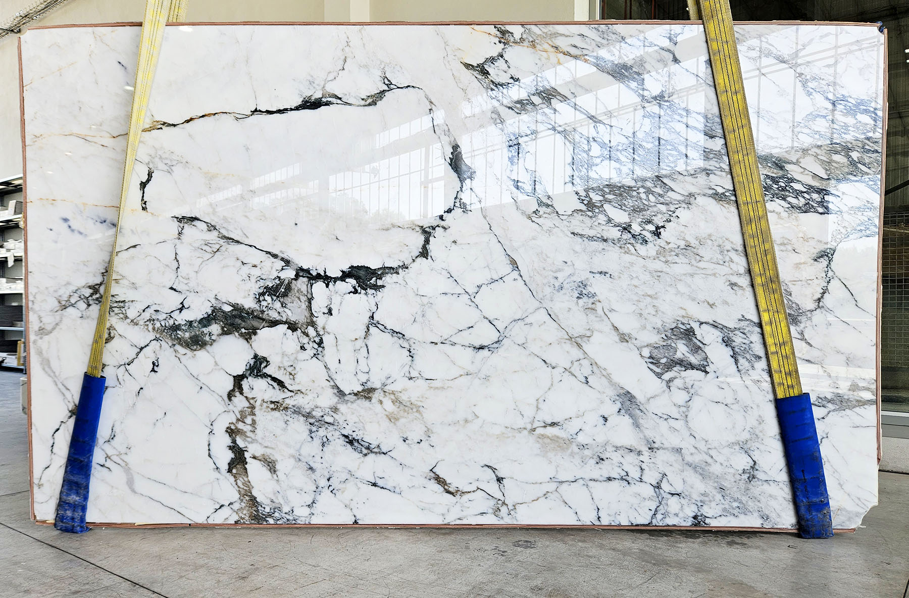 Calacatta Fabricotti Marble Slab in Sun Valley, Los Angeles