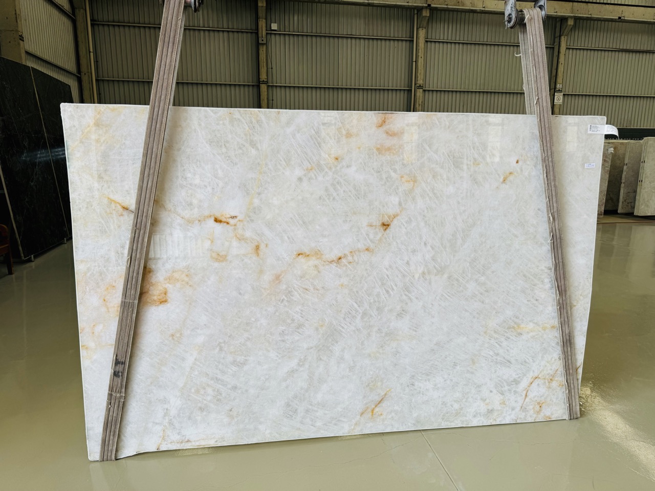 Cristallo Quartzite Slab in Sun Valley, Los Angeles