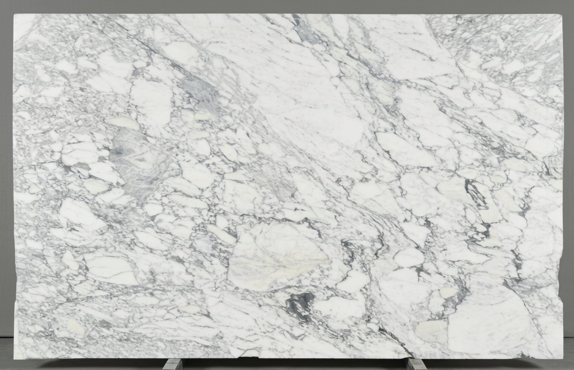 Calacatta Altissimo Marble Slab in Sun Valley, Los Angeles