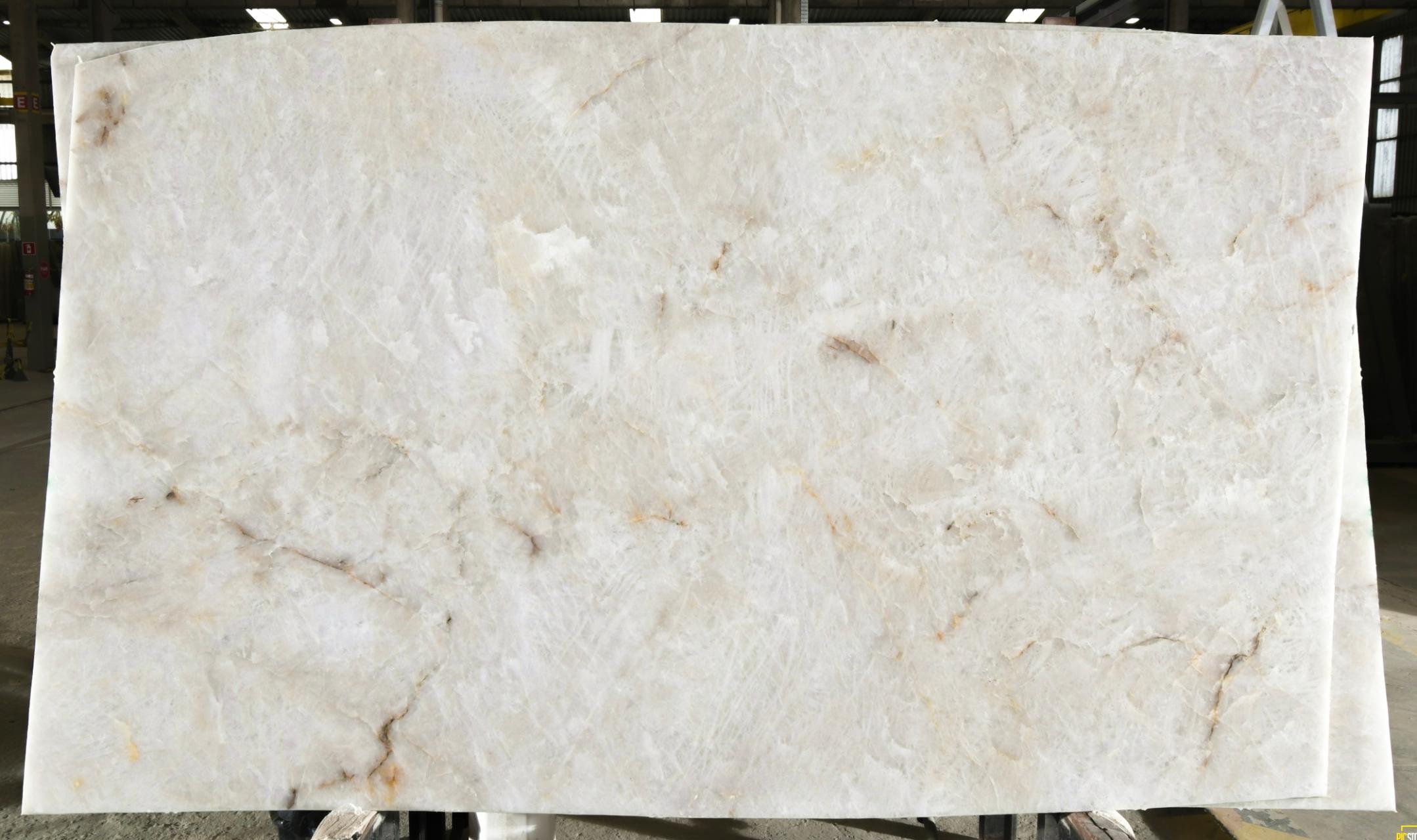 Cristallo Quartzite Slab in Sun Valley, Los Angeles