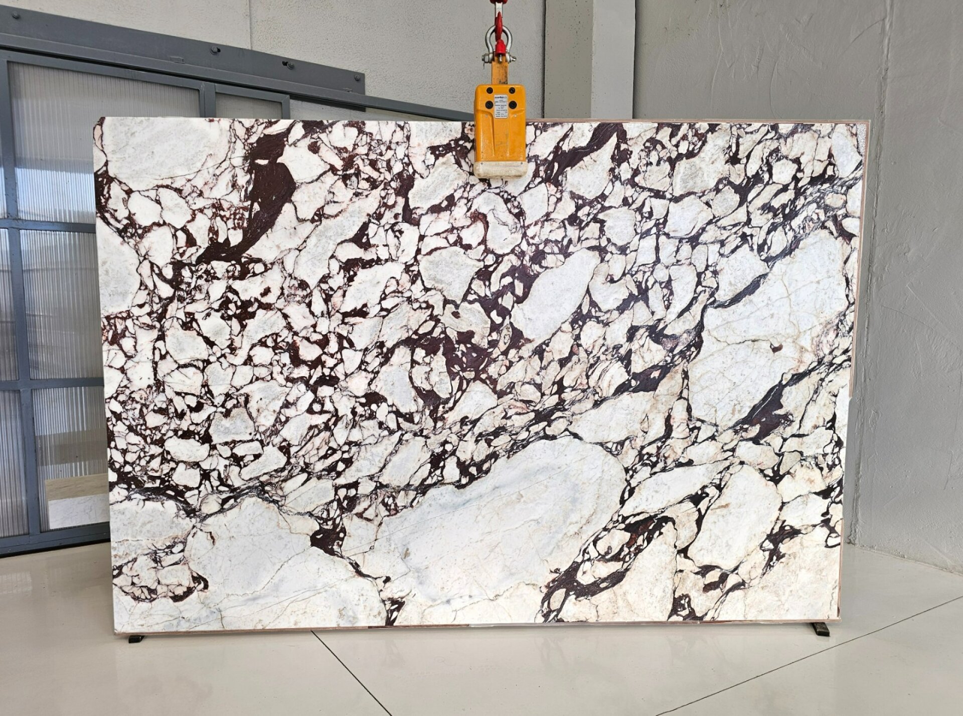 Calacatta Viola Marble Slab in Sun Valley, Los Angeles