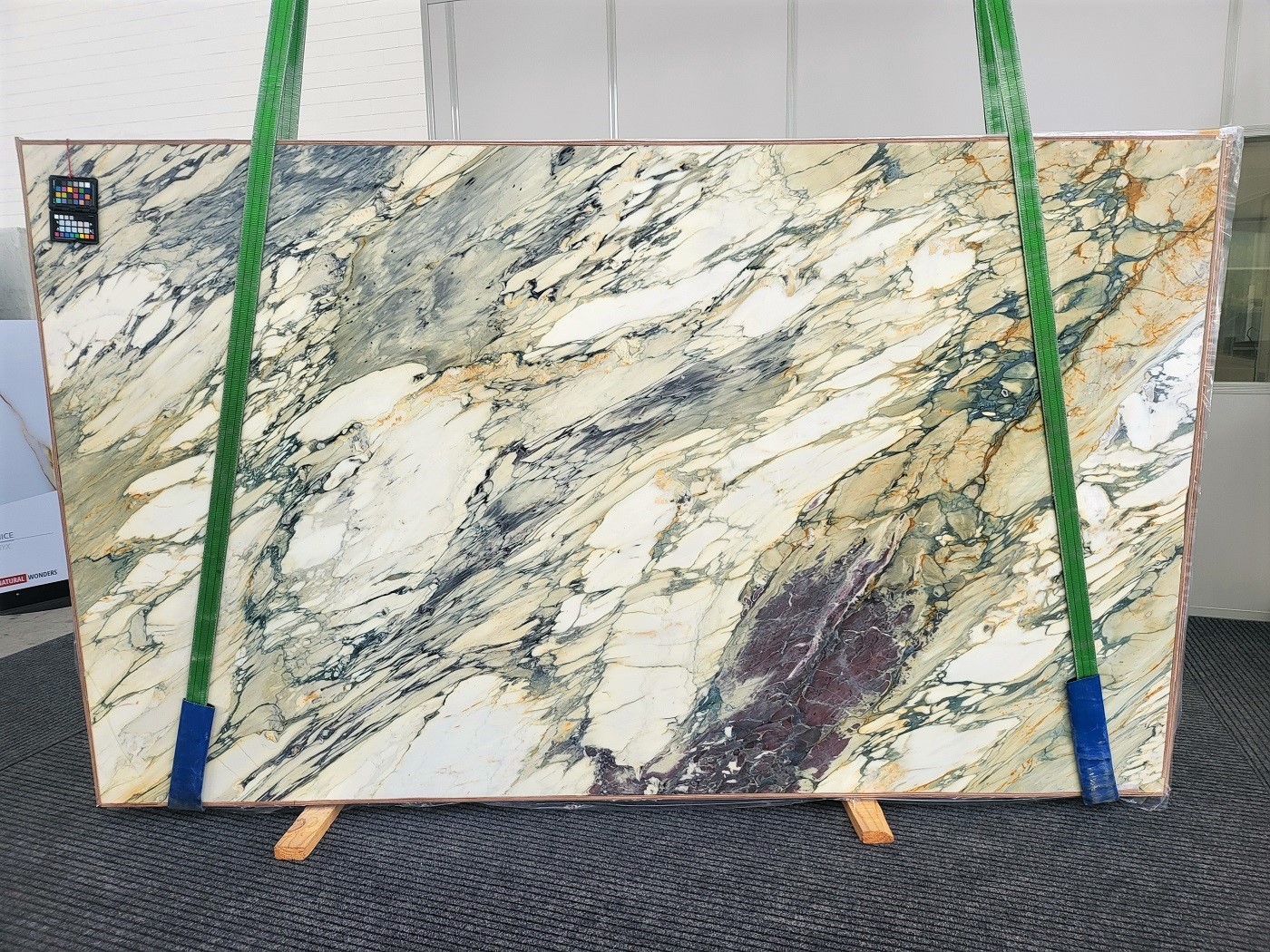 Calacatta Retro Marble Slab in Sun Valley, Los Angeles