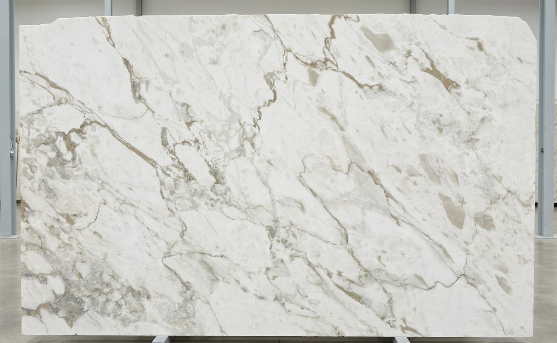Calacatta Namibia Marble Slab in Sun Valley, Los Angeles