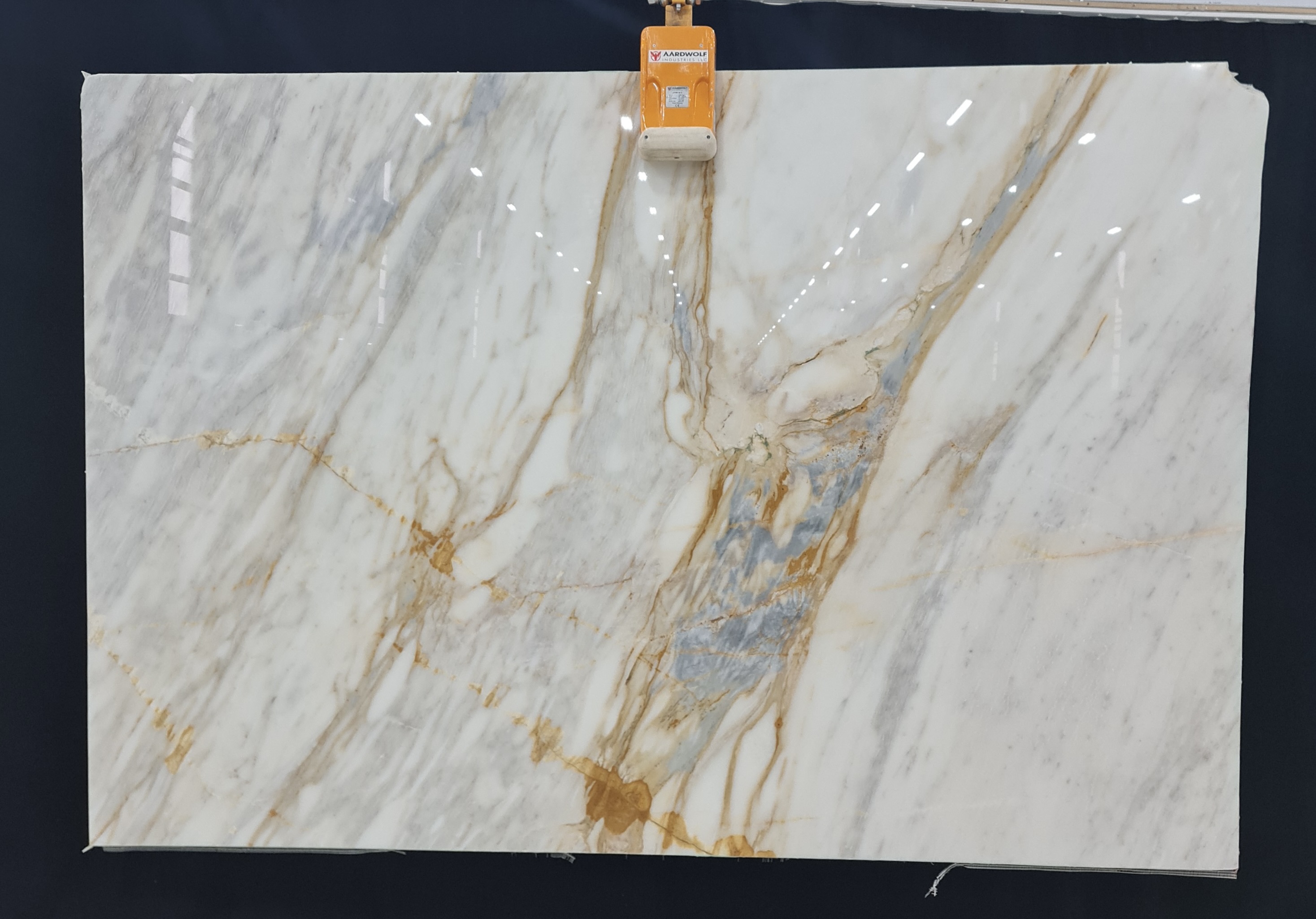 Calacatta Macchia Vecchia Marble Slab in Sun Valley, Los Angeles