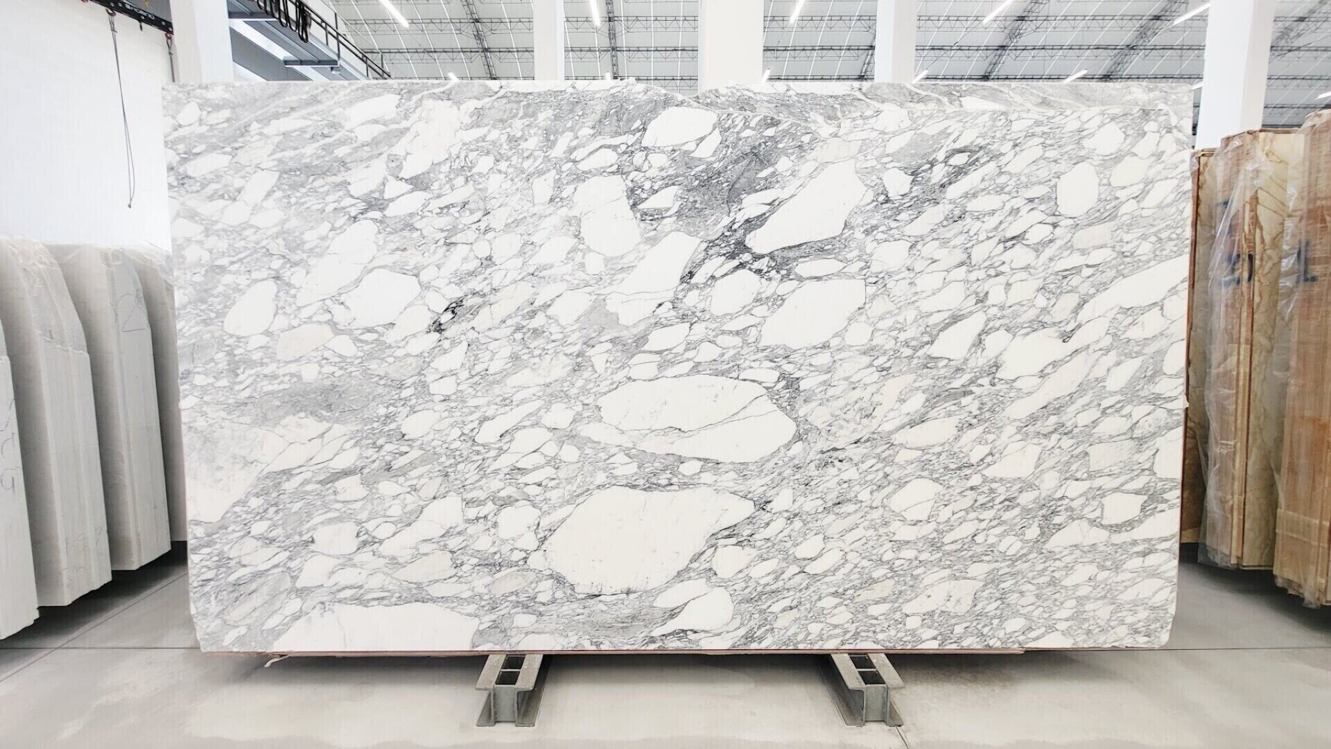 Arabescato Corchia Marble Slab in Sun Valley, Los Angeles