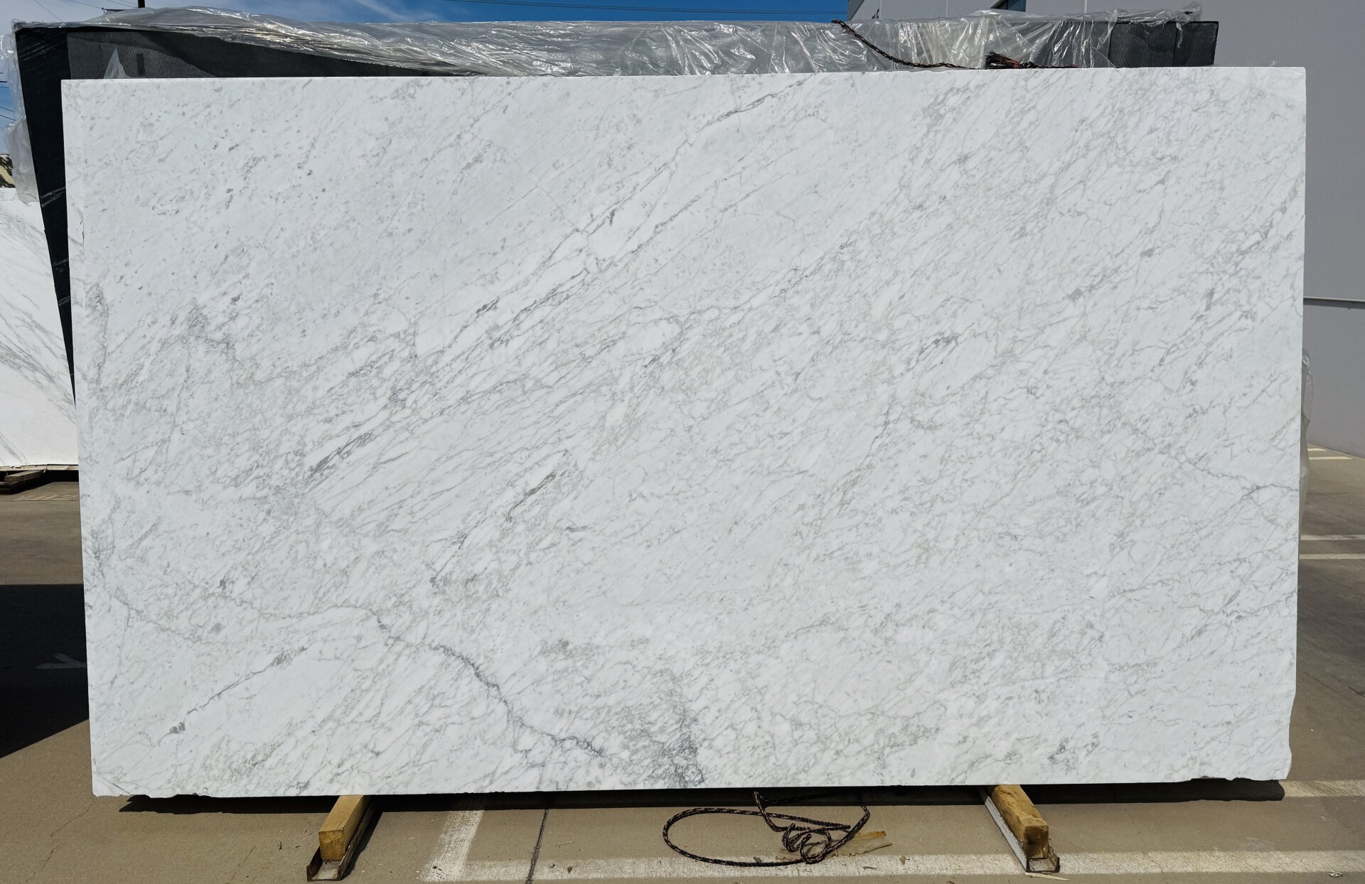 Bianco Carrara Marble Slab in Sun Valley, Los Angeles