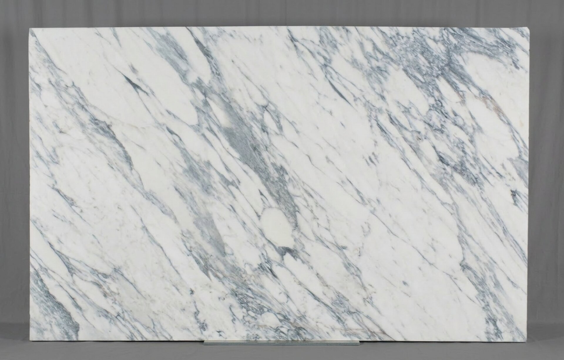 Arabescato Corchia Marble Slab in Sun Valley, Los Angeles