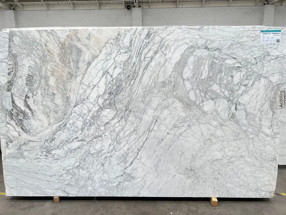 Calacatta Fantastico Marble Slab in Sun Valley, Los Angeles