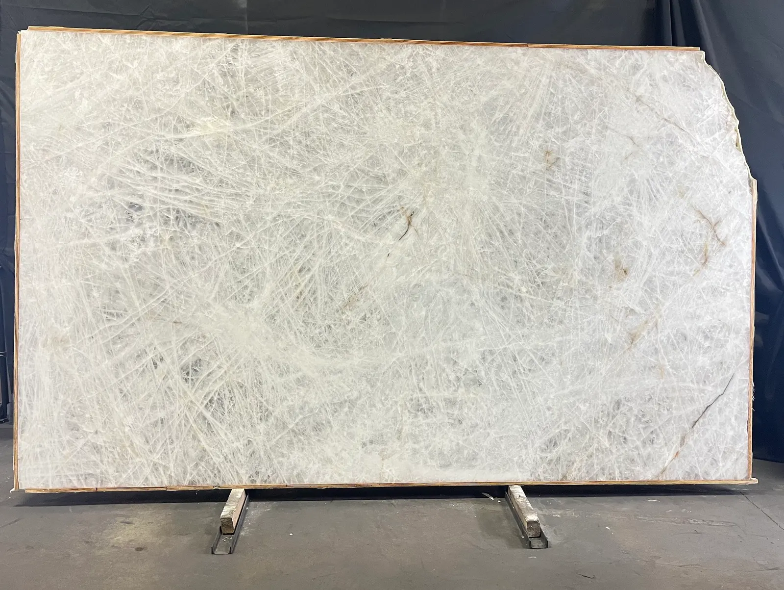Crystallo Supreme Quartzite Slab in Van Nuys, Los Angeles
