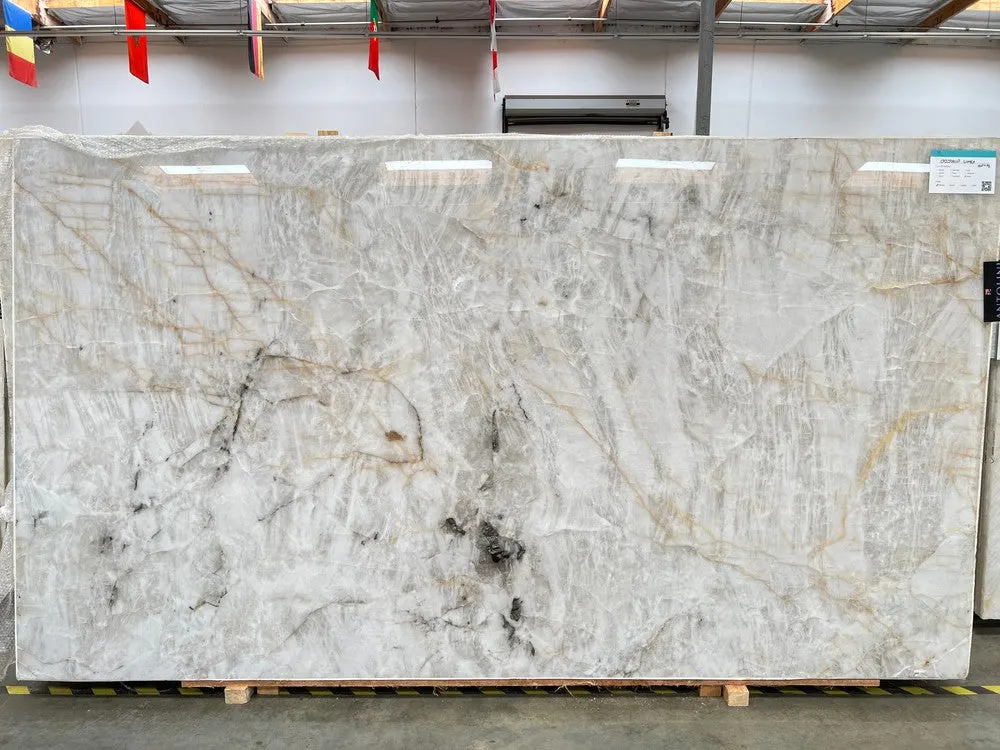 Cristallo Lumix Quartzite Slab in Sun Valley, Los Angeles