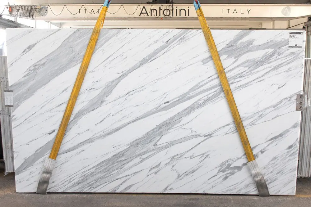 Calacatta Carrara Marble Slab in Sun Valley, Los Angeles