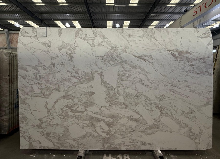 Arabescato Volakas Extra Marble Slab in North Hollywood, Los Angeles