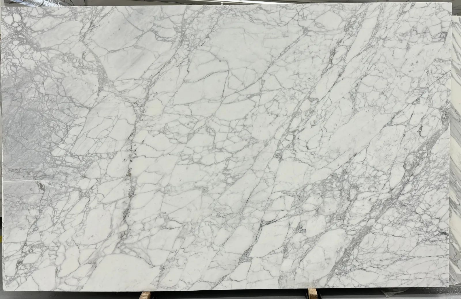 Arabescato Vagli Marble Slab in Van Nuys, Los Angeles