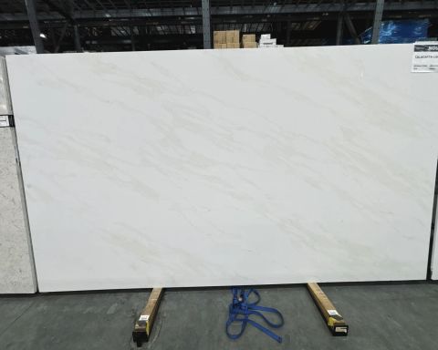 Nouvel Calacatta Lisbon Quartz Slab in Sylmar, Los Angeles