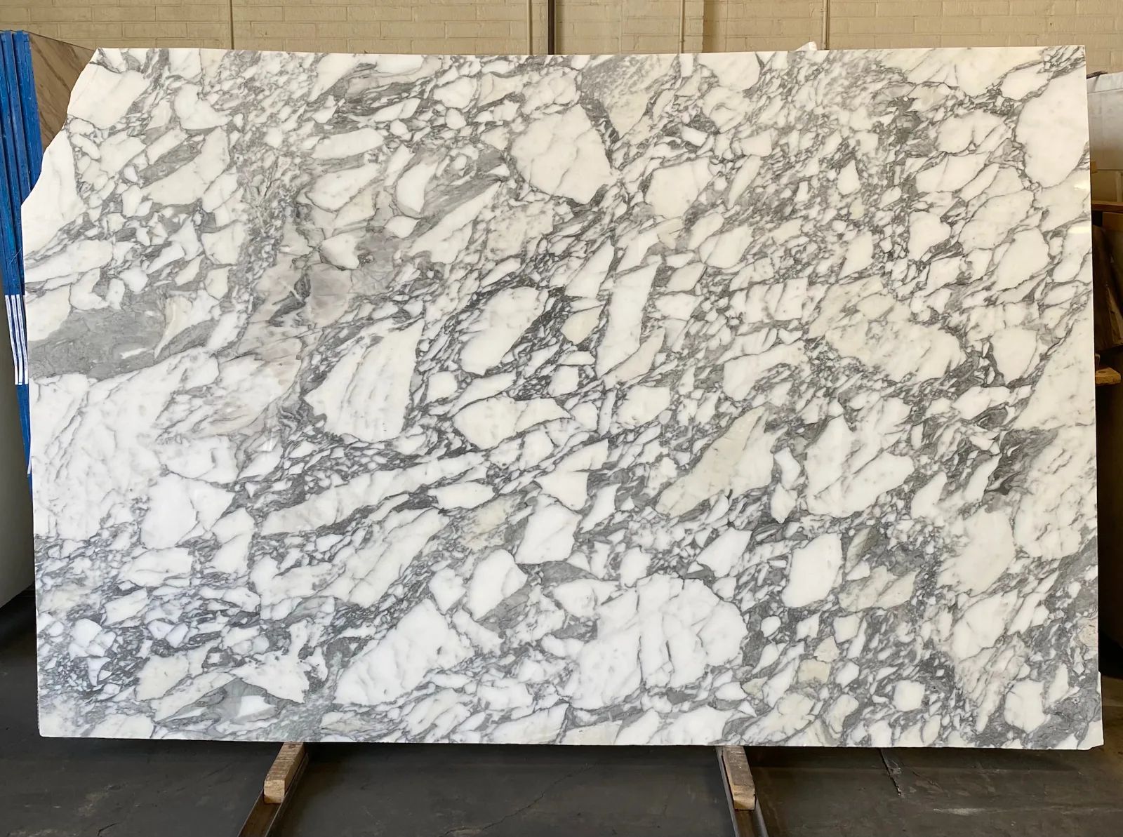 Arabescato Corchia Marble Slab in Van Nuys, Los Angeles