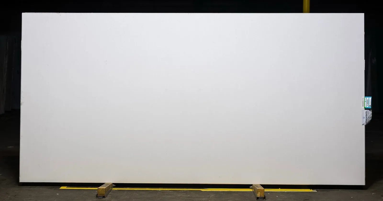 Super White Jumbo Quartz Slab in Northridge, Los Angeles
