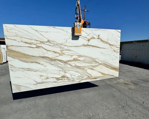 Calacatta Gold Porcelain Slab in Sun Valley, Los Angeles