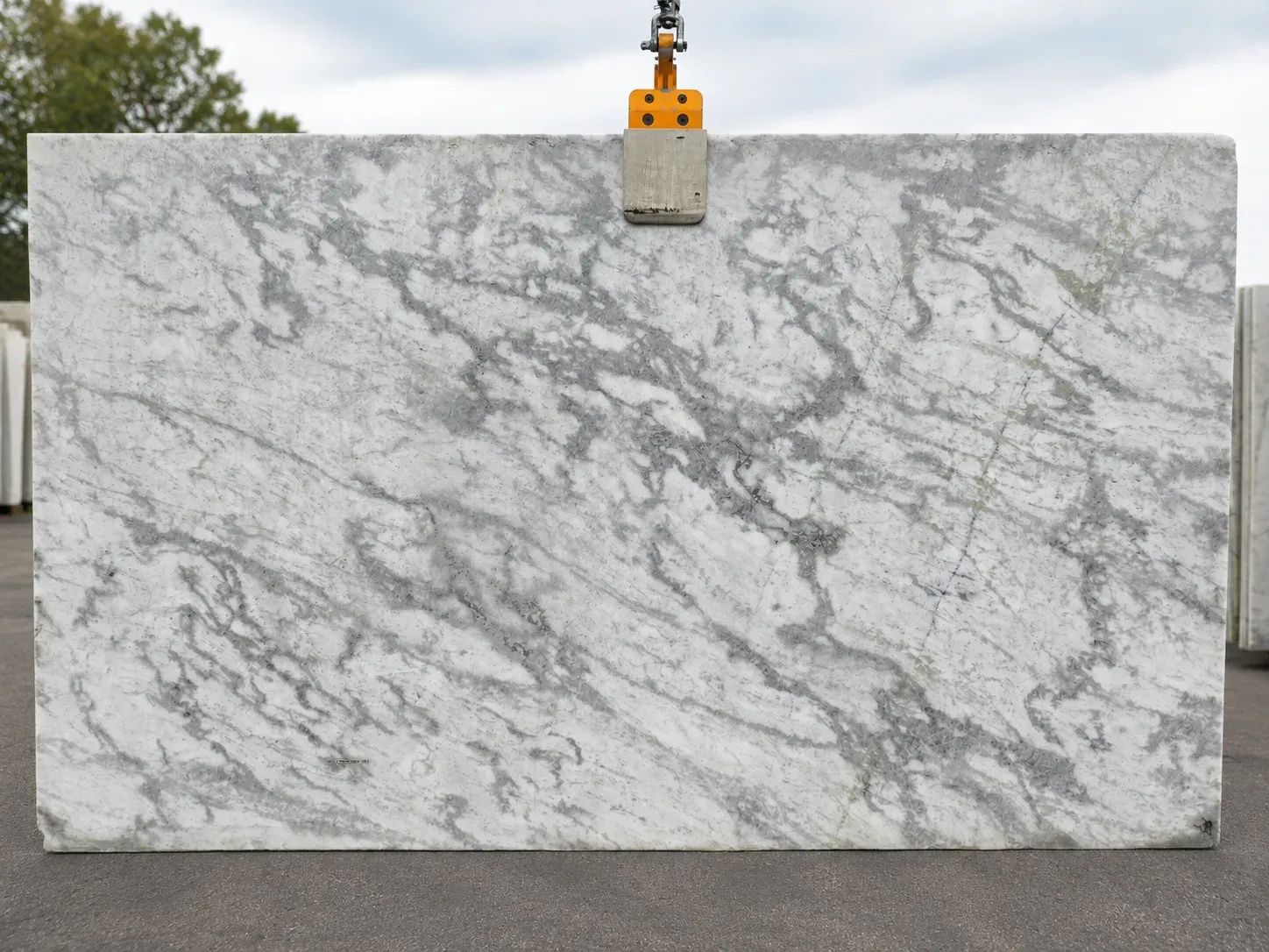 Statuario Sumati Marble Slab in Sun valley, Los Angeles
