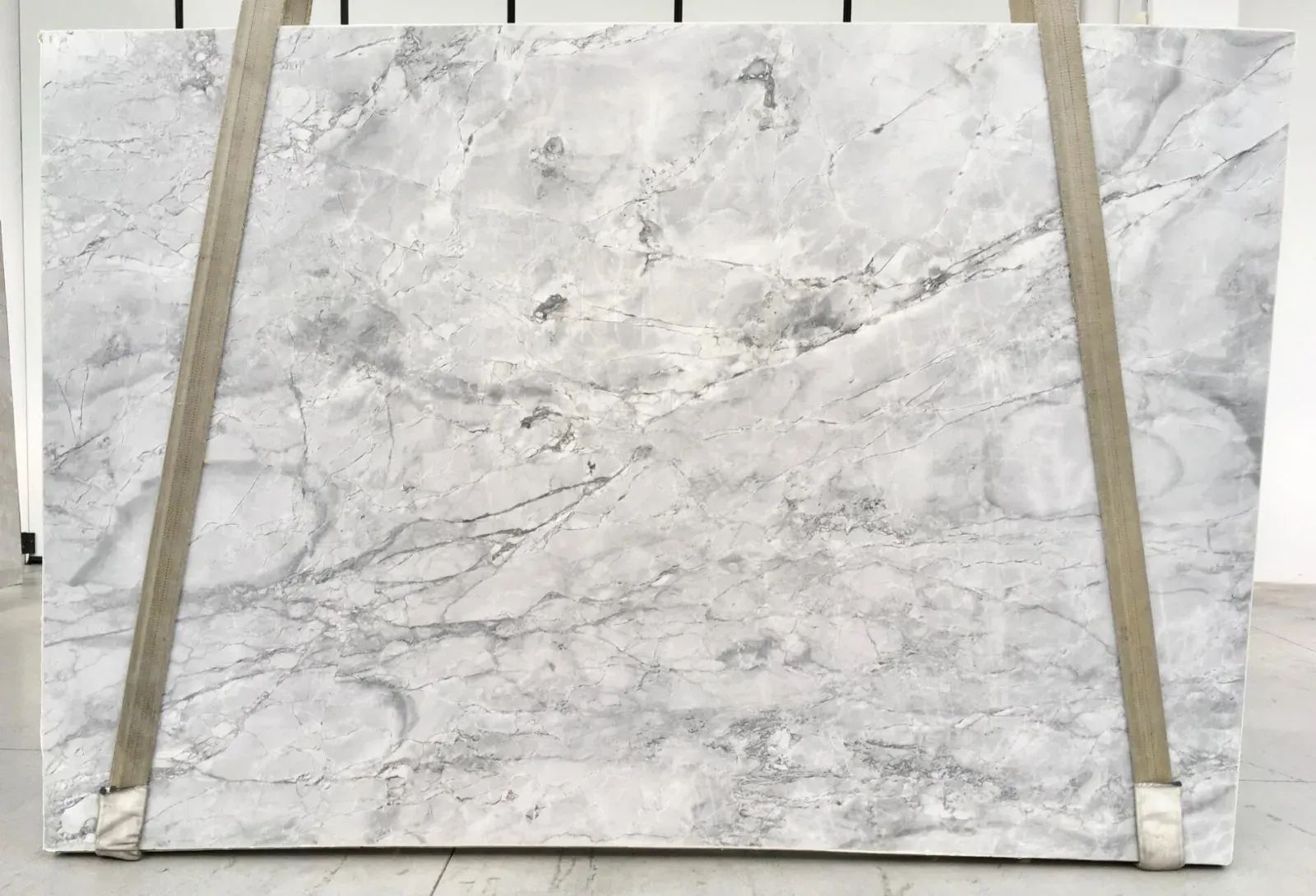 Super White Dolomite Slab in Sun Valley, Los Angeles