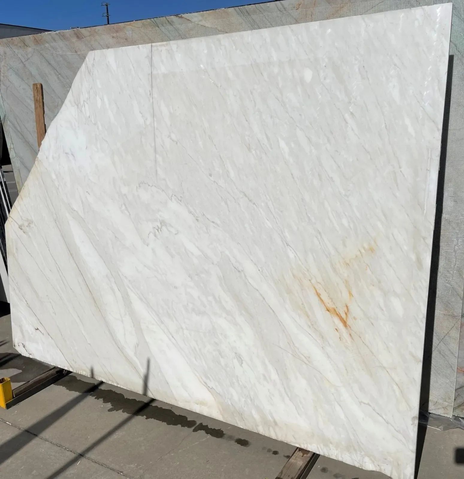Calacatta Cremo Marble Slab in Sun Valley, Los Angeles