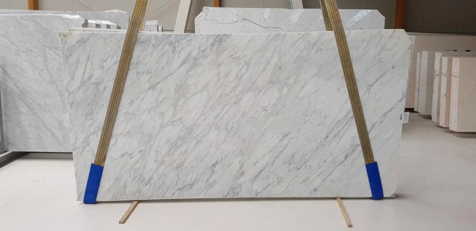 Calacatta Caldia Marble Slab in Sun Valley, Los Angeles