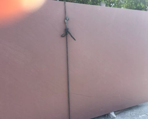 Red Pink Granite Slab in North Hollywood, Los Angeles