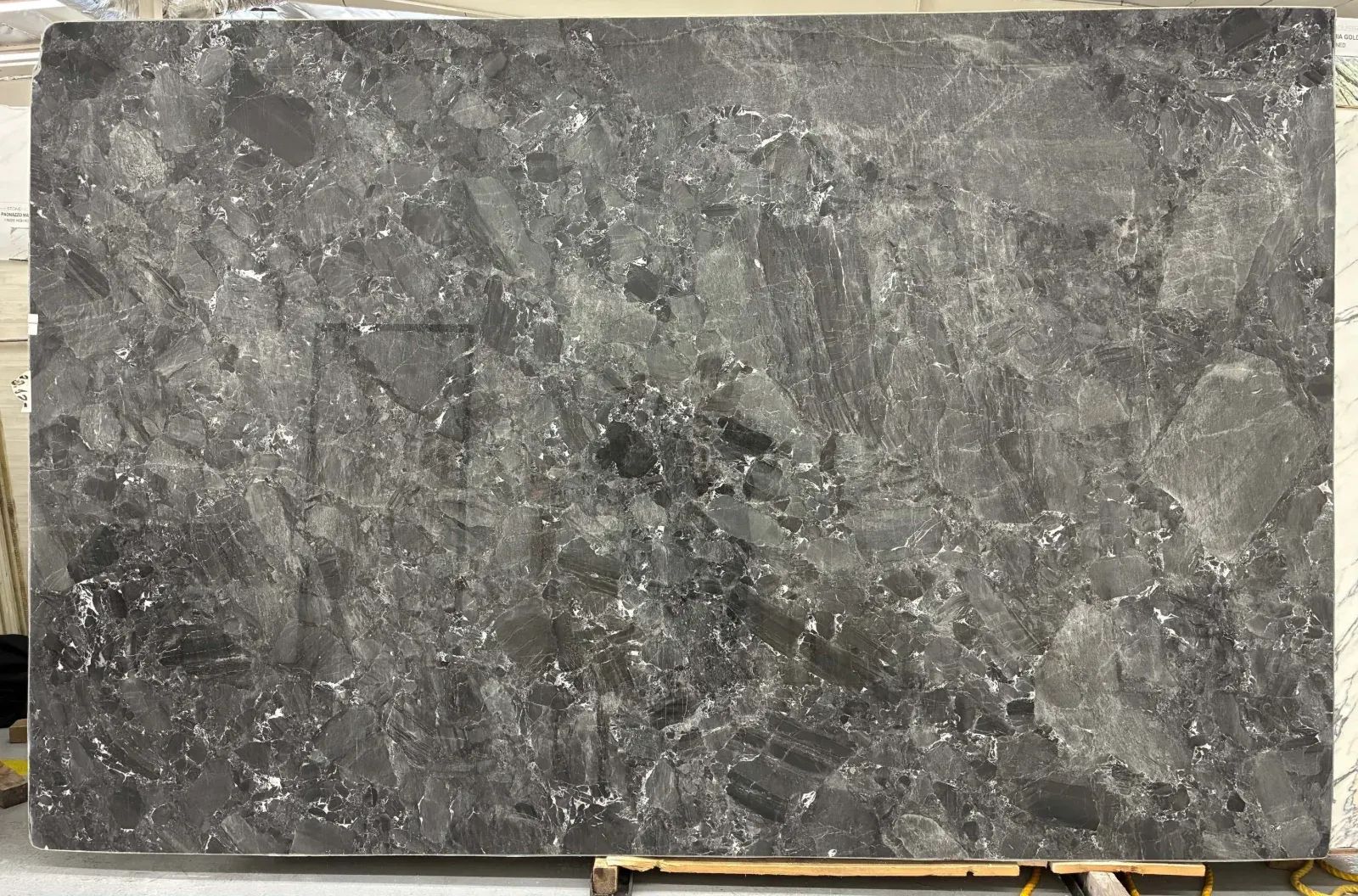 Vasari Quartzite Slab in Van Nuys, Los Angeles