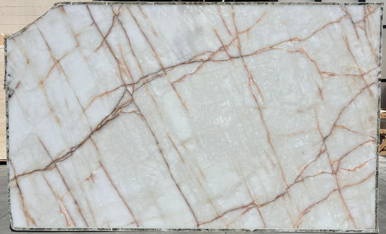 Cristallo Iceberg Quartzite Slab in Van Nuys, Los Angeles