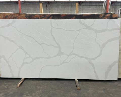 Calacatta Borghini Quartz Slab in North Hollywood, Los Angeles