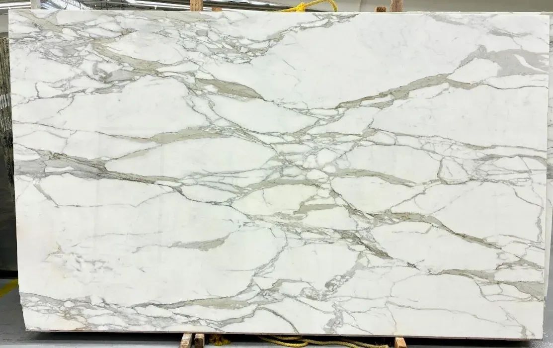 Calacatta Borghini Extra Marble Slab in Van Nuys, Los Angeles