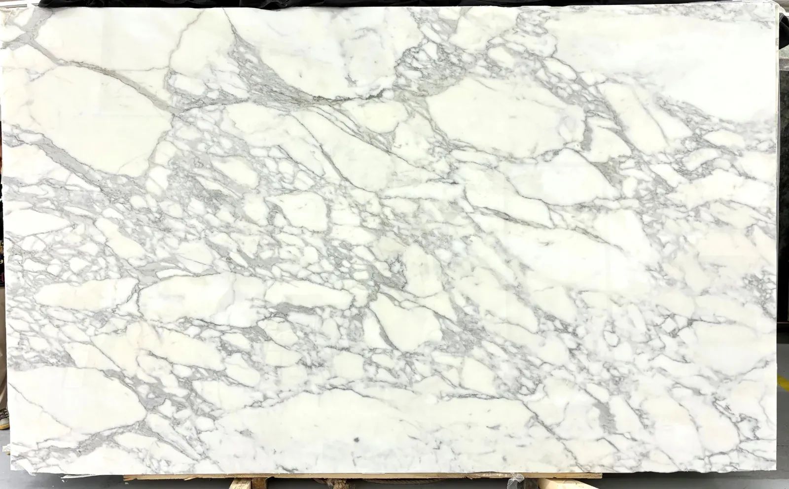 Calacatta Borghini Extra Marble Slab in Van Nuys, Los Angeles