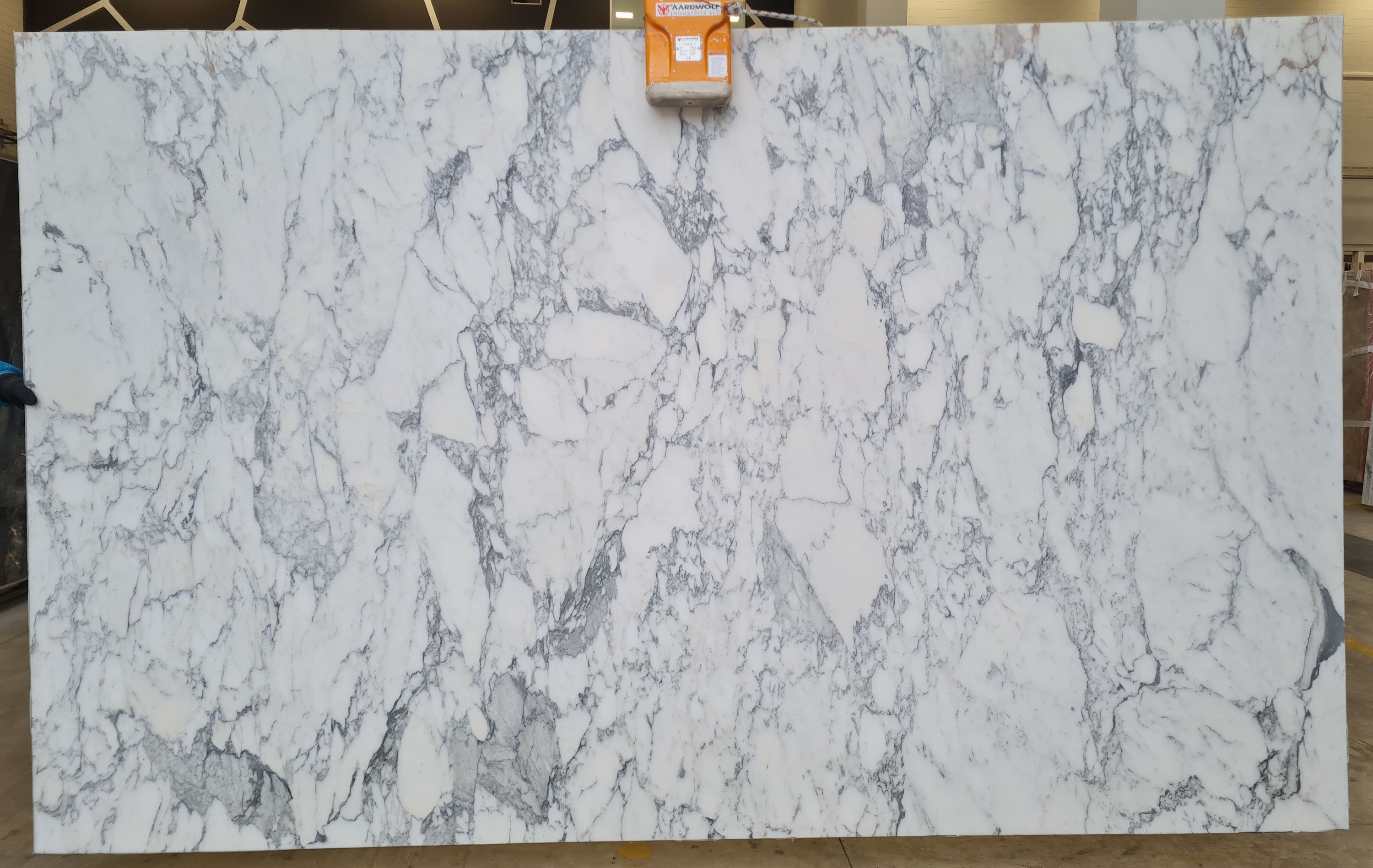 Arabescato Corchia Marble Slab in Sun Valley, Los Angeles