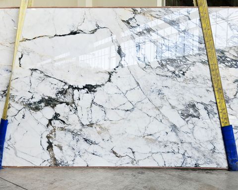 Calacatta Fabricotti Marble Slab in Sun Valley, Los Angeles