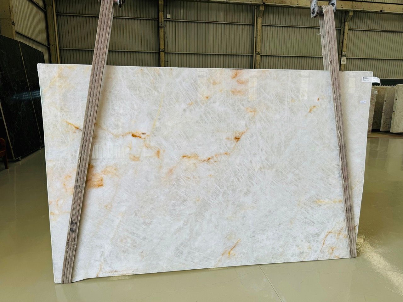Cristallo Quartzite Slab in Sun Valley, Los Angeles