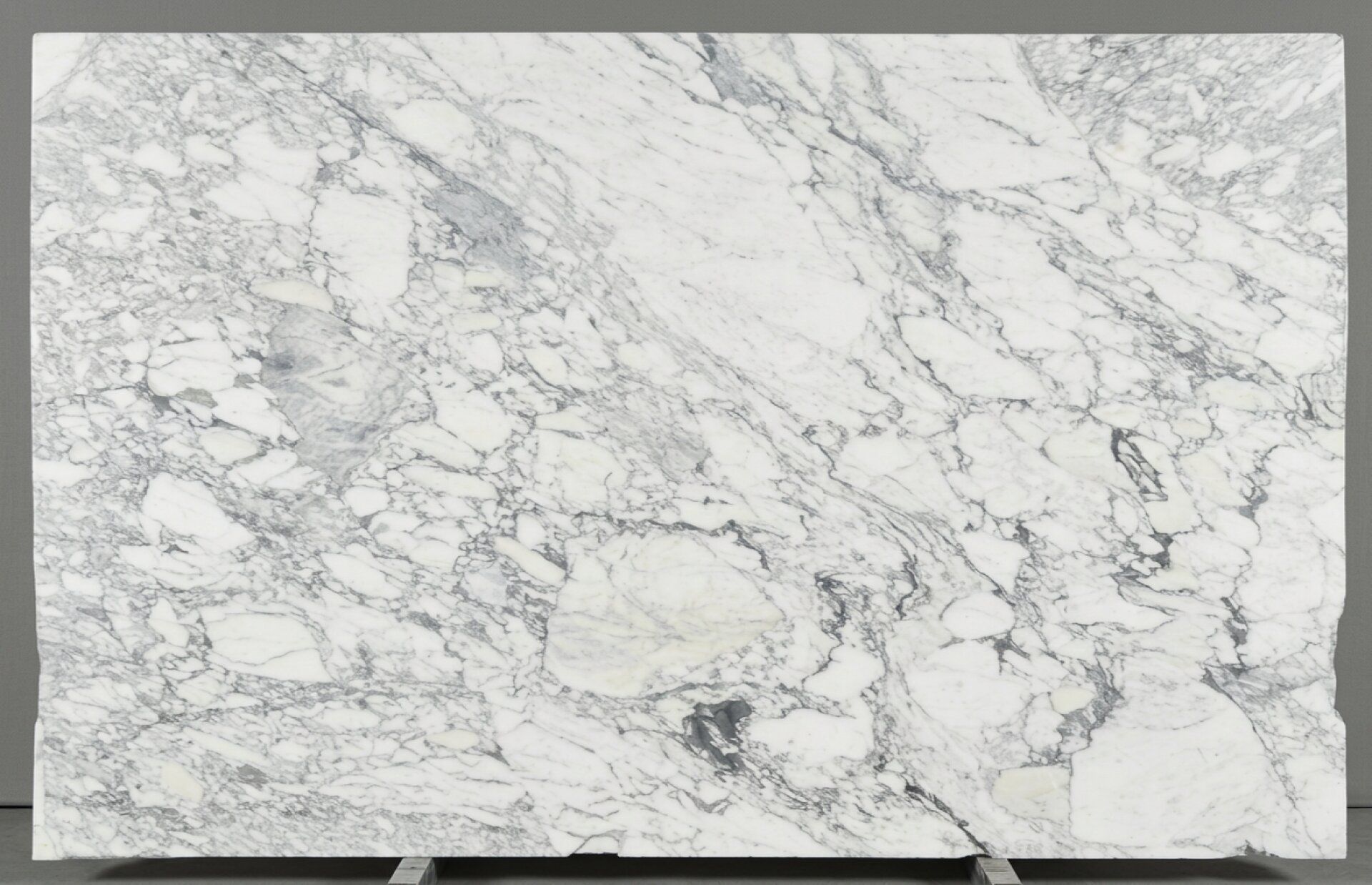 Calacatta Altissimo Marble Slab in Sun Valley, Los Angeles