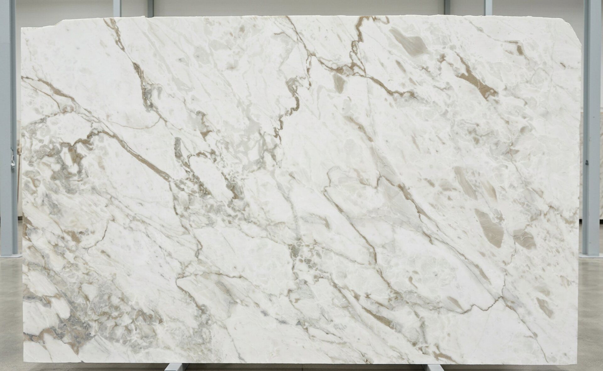 Calacatta Namibia Marble Slab in Sun Valley, Los Angeles