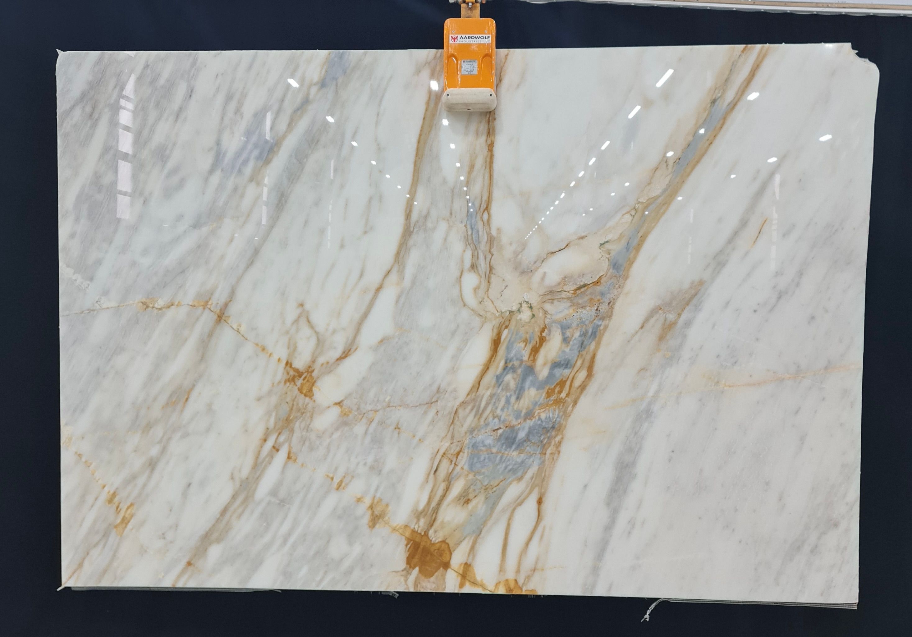Calacatta Macchia Vecchia Marble Slab in Sun Valley, Los Angeles