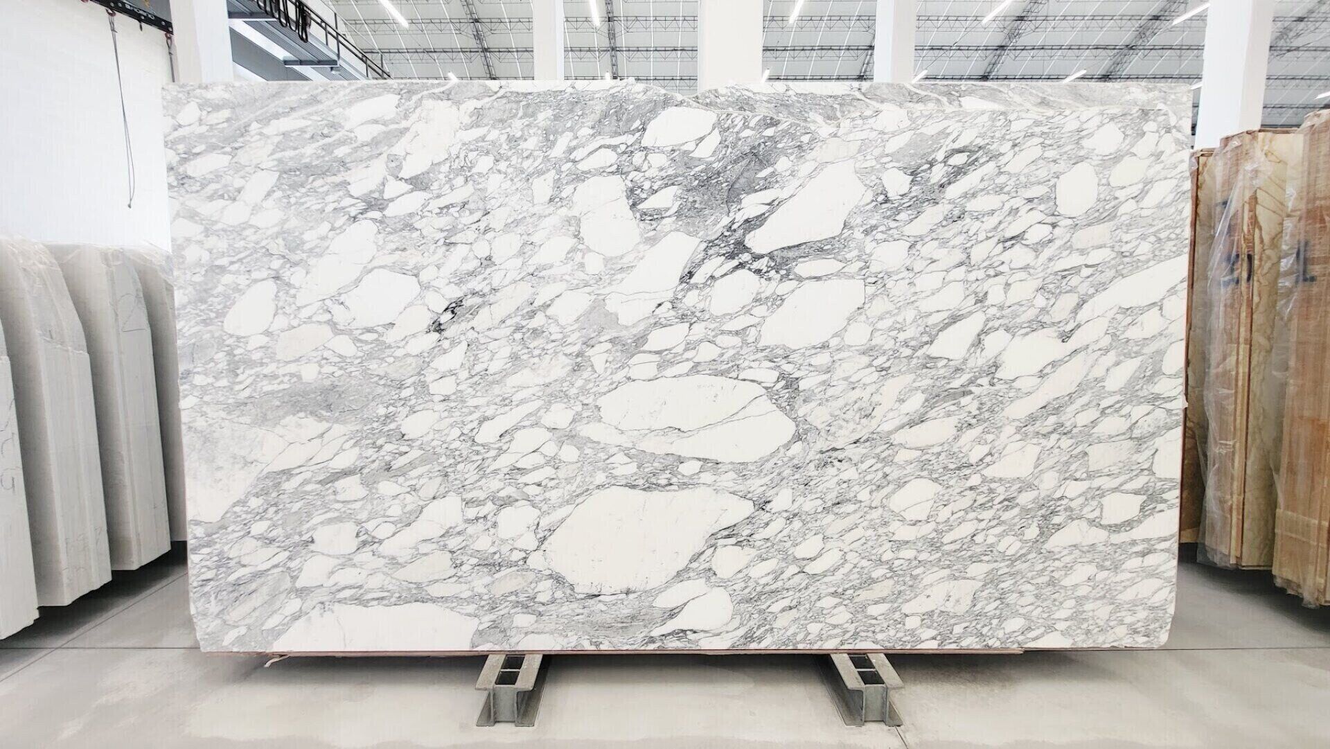 Arabescato Corchia Marble Slab in Sun Valley, Los Angeles