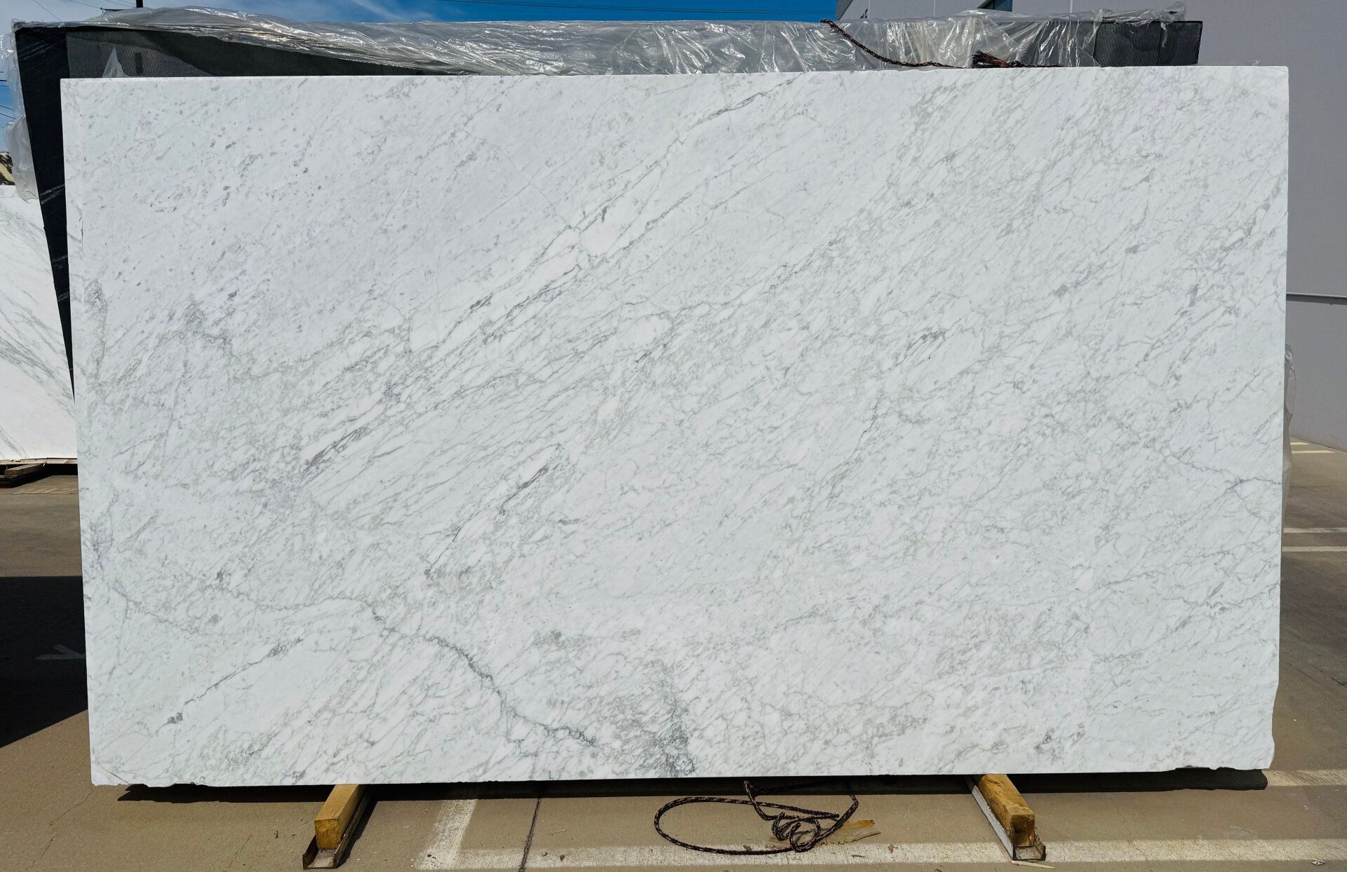 Bianco Carrara Marble Slab in Sun Valley, Los Angeles