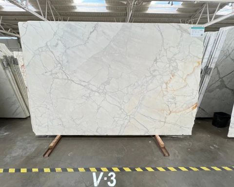 Calacatta Carrara Marble Slab in Sun Valley, Los Angeles